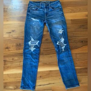 Distressed American Eagle skinny jeans